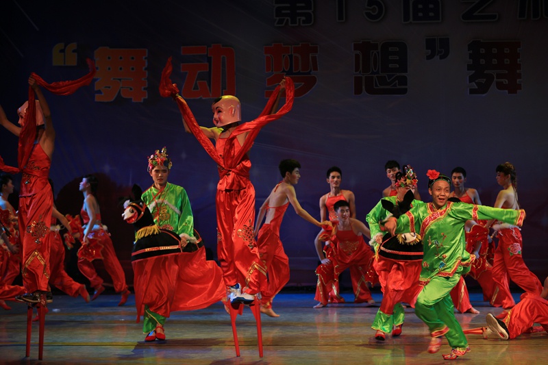 8电气系-姥姥游东北_副本.jpg 8电气系-姥姥游东北_副本.jpg